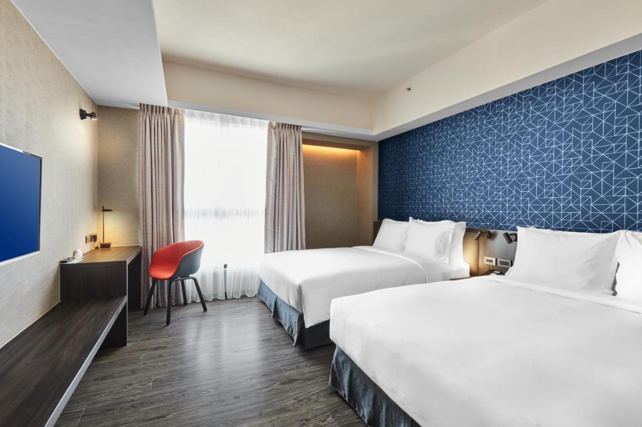 Holiday Inn Express Kaohsiung Love River, An Ihg Hotel Bagian luar foto