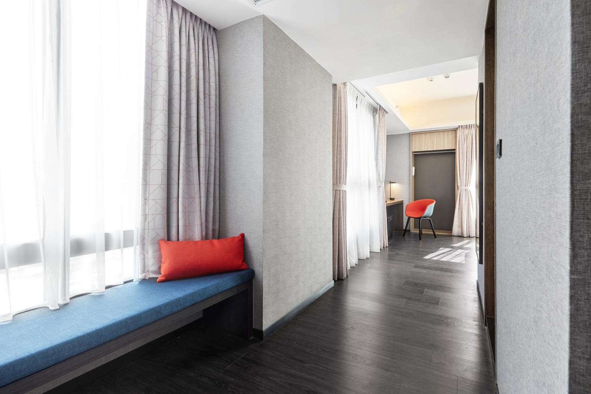 Holiday Inn Express Kaohsiung Love River, An Ihg Hotel Bagian luar foto