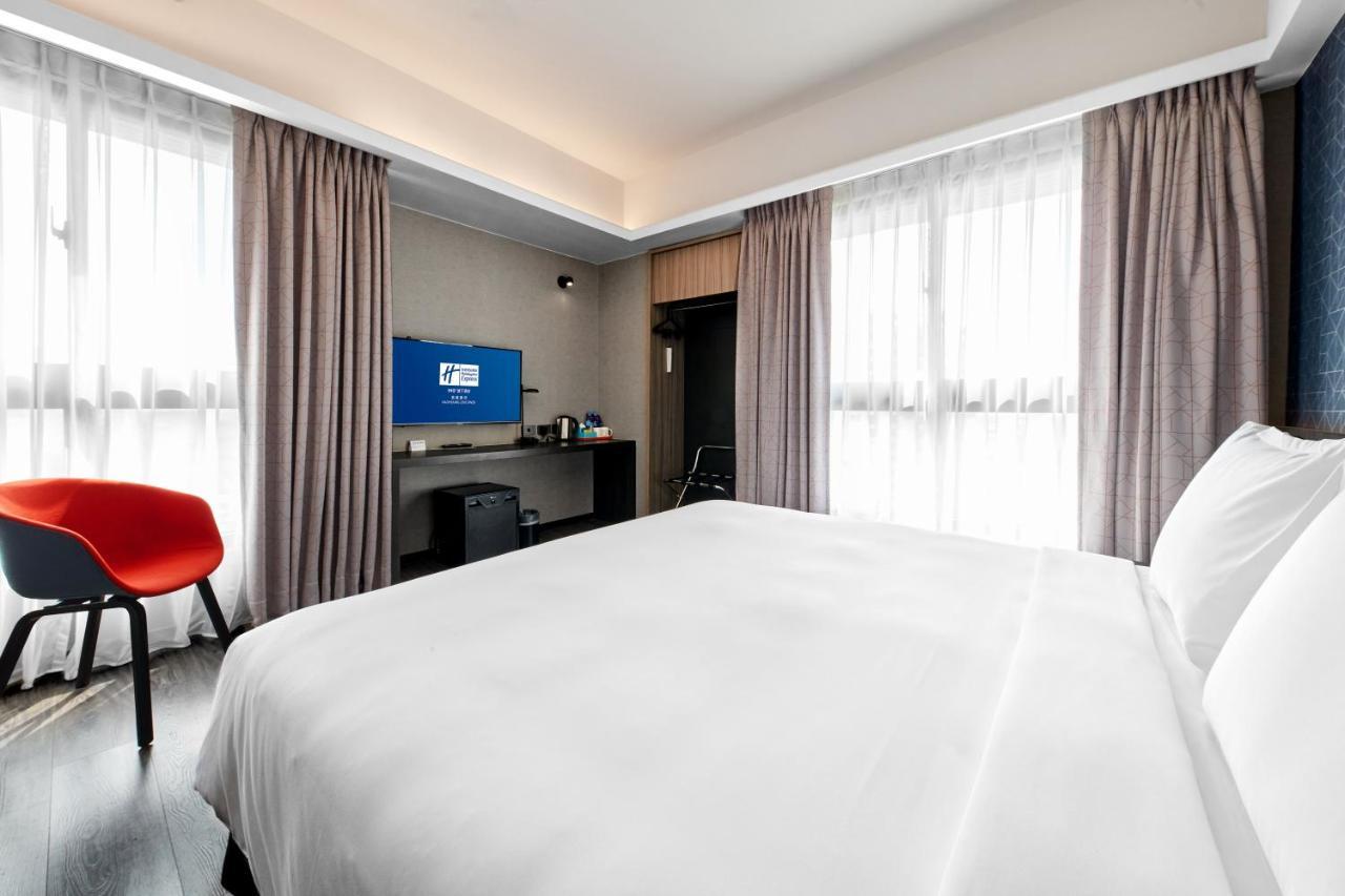 Holiday Inn Express Kaohsiung Love River, An Ihg Hotel Bagian luar foto