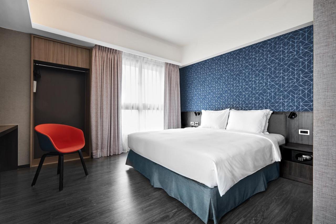 Holiday Inn Express Kaohsiung Love River, An Ihg Hotel Bagian luar foto