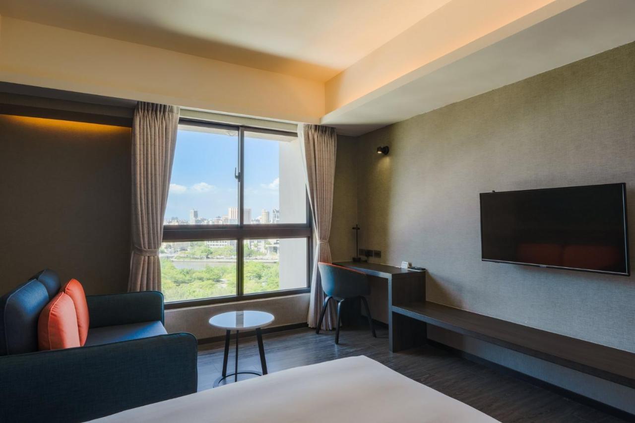 Holiday Inn Express Kaohsiung Love River, An Ihg Hotel Bagian luar foto