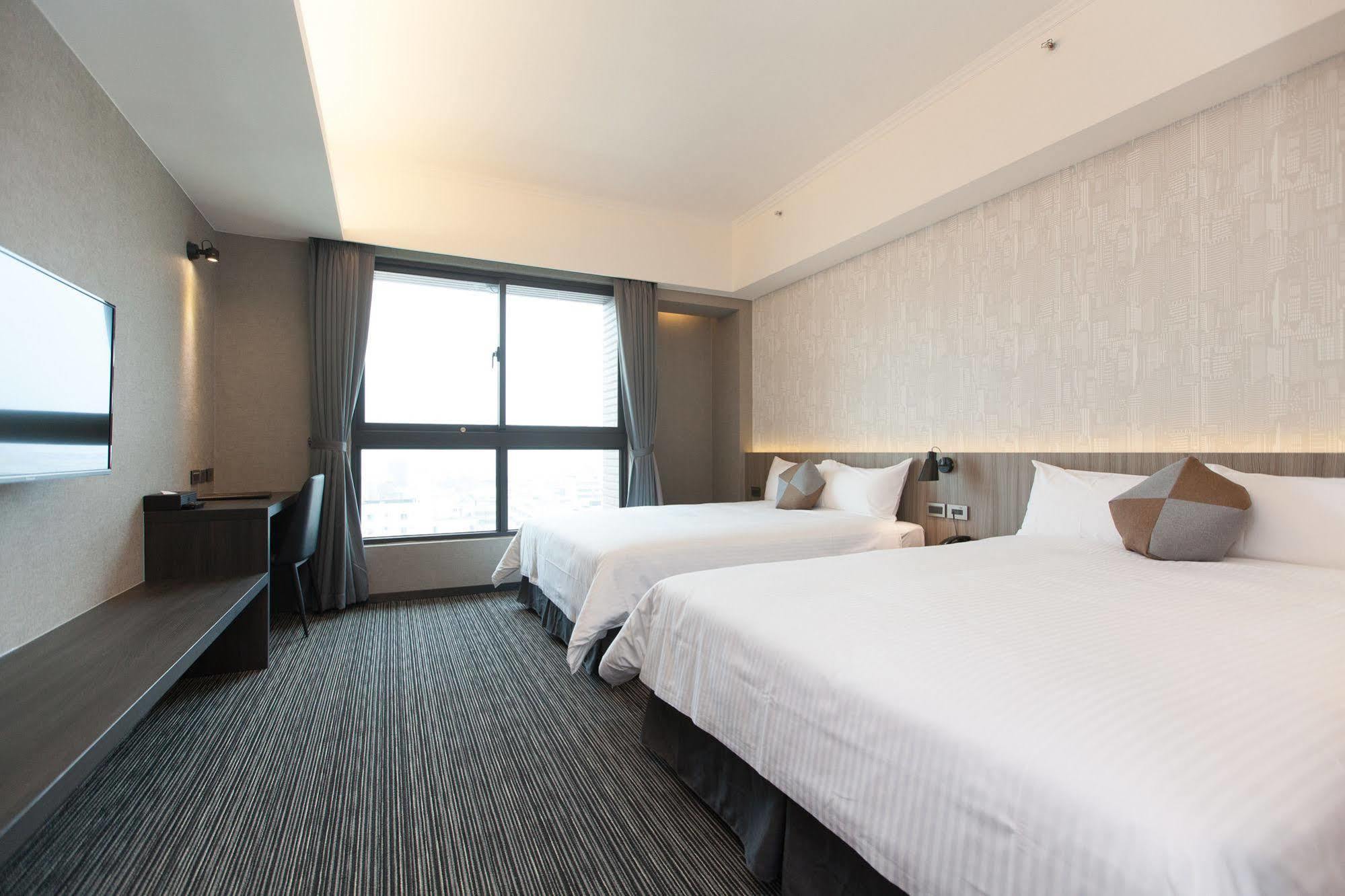 Holiday Inn Express Kaohsiung Love River, An Ihg Hotel Bagian luar foto