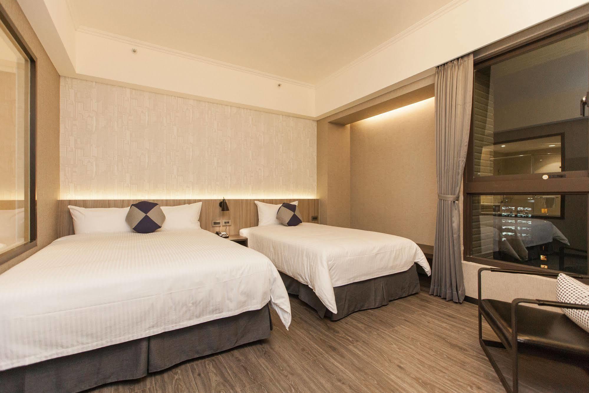 Holiday Inn Express Kaohsiung Love River, An Ihg Hotel Bagian luar foto